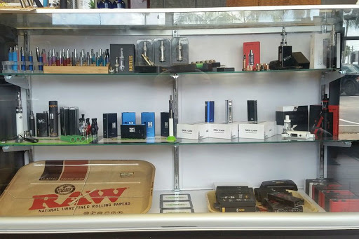 Vaporizer Store «Mtm Clouds Vapor/Smoke Shop», reviews and photos, 17891 S Dixie Hwy #101, Miami, FL 33157, USA