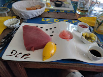 Sashimi du Restaurant de spécialités à base de poisson-pêcheur Le D.C.P à saint gilles les bains - n°5