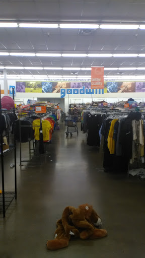 Thrift Store «40th St & Thunderbird Goodwill Retail Store & Donation Center», reviews and photos