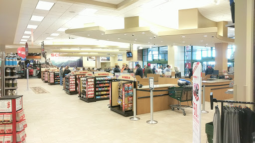 Sporting Goods Store «SCHEELS», reviews and photos, 6503 W 135th St, Overland Park, KS 66223, USA