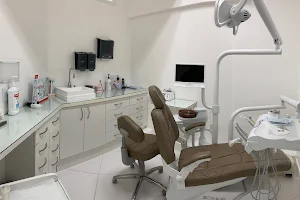 Doctor's D'oro - Instituto Odontológico (Guilhermo Manfio Doro) image