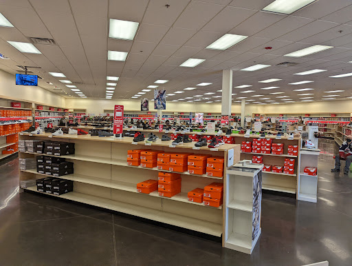 Shoe Store «Famous Footwear», reviews and photos, 4508 Centerplace Dr, Greeley, CO 80634, USA