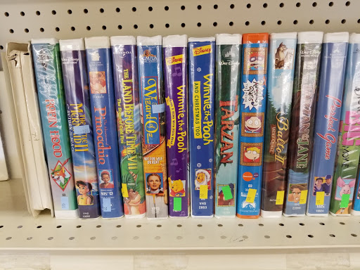 Thrift Store «The Salvation Army Family Store & Donation Center», reviews and photos, 6715 Dempster St, Morton Grove, IL 60053, USA