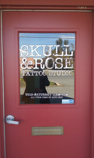 Tattoo Shop «Skull and Rose Tattoo Studio», reviews and photos, 900 E Pulaski Hwy, Elkton, MD 21921, USA