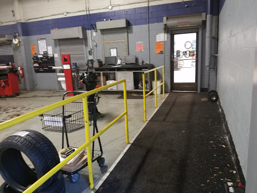 Auto Repair Shop «Sears Auto Center», reviews and photos, 4737 Concord Pike, Wilmington, DE 19803, USA