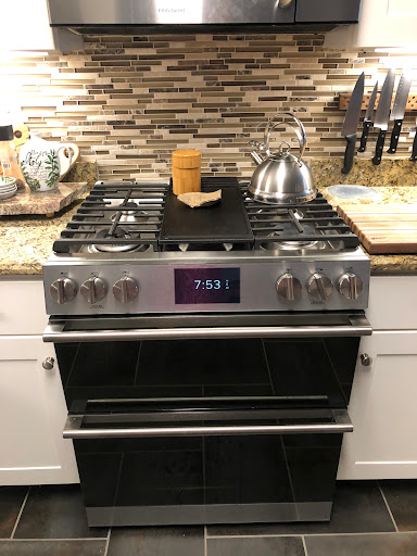 Furniture Store «Jeff Lynch Appliance & TV Ctr», reviews and photos, 17 Roper Mountain Road, Greenville, SC 29607, USA