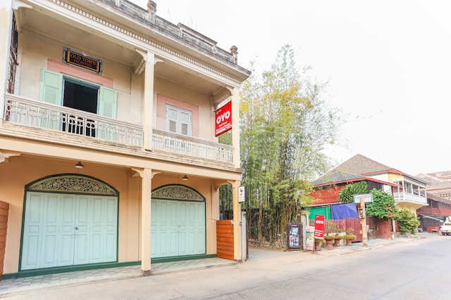 OYO 554 Old Town Boutique Hostel