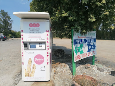 Distributeur de pain Boulangerie Lacaze à Plaisance