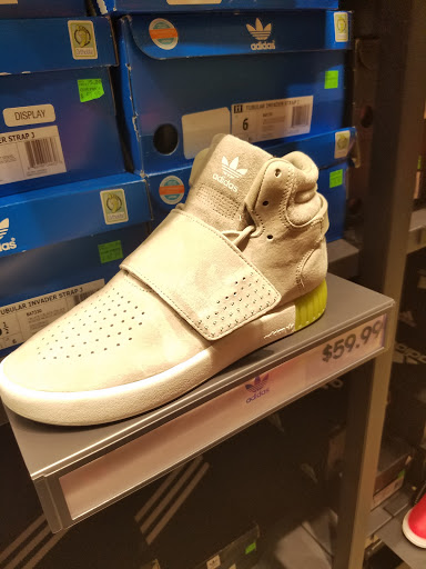 Sporting Goods Store «adidas Outlet Store Woodburn», reviews and photos, 1001 N Arney Rd Ste 400, Woodburn, OR 97071, USA