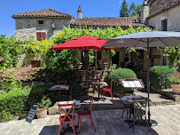 Atmosphère du Restaurant français Restaurant Le Gourmet Quercynois à Saint-Cirq-Lapopie - n°2