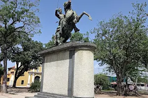 Plaza Bolívar de Los Guayos image