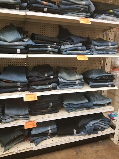 Home Improvement Store «HOBO - Home Owners Bargain Outlet», reviews and photos, 1693 Plainfield Rd, Crest Hill, IL 60403, USA