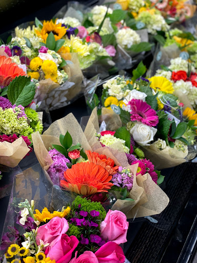 Grocery Store «Star Market», reviews and photos, 1070 Lexington St, Waltham, MA 02452, USA