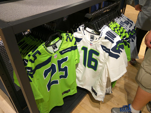 Sporting Goods Store «Nike Seattle», reviews and photos, 1500 6th Ave, Seattle, WA 98101, USA