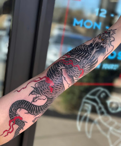 Tattoo Shop «5th Estate Tattoo», reviews and photos, 207 N Gilbert Rd # 113, Gilbert, AZ 85234, USA