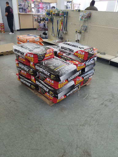 Pet Supply Store «Detroit K9 Pet Supply Fenkell», reviews and photos, 18362 Fenkell Ave, Detroit, MI 48223, USA