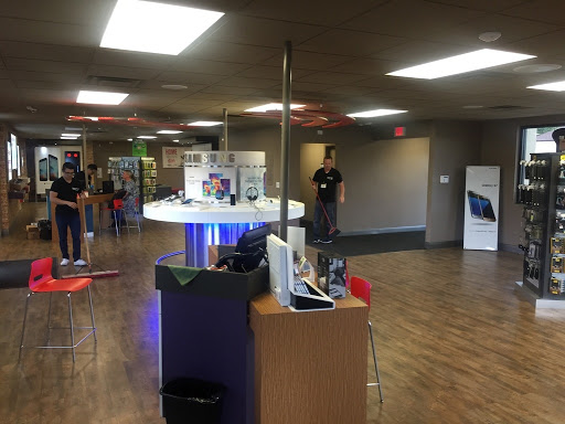 Cell Phone Store «Verizon Authorized Retailer, TCC», reviews and photos, 1585 W Main St Suite A, Molalla, OR 97038, USA