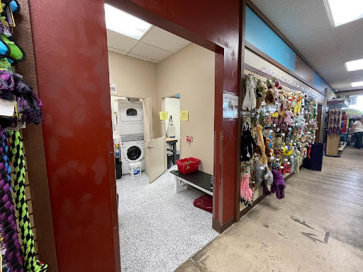 Pet Supply Store «Pet Pantry & Dog Wash», reviews and photos, 5148 Academy Blvd N, Colorado Springs, CO 80918, USA