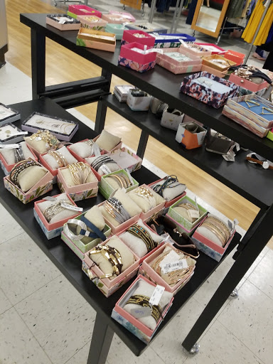 Department Store «T.J. Maxx», reviews and photos, 4794 Ridge Rd, Brooklyn, OH 44144, USA