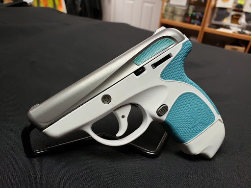 Gun Shop «Smith Outfitters, LLC», reviews and photos, 254 Avery Ave, Steubenville, OH 43952, USA