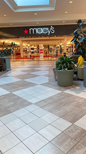 Market Place Shopping Center, 2000 N Neil St, Champaign, IL 61820, USA, 