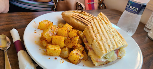 Cuban Restaurant «Cafe Reyes», reviews and photos, 421 Shrewsbury St, Worcester, MA 01609, USA