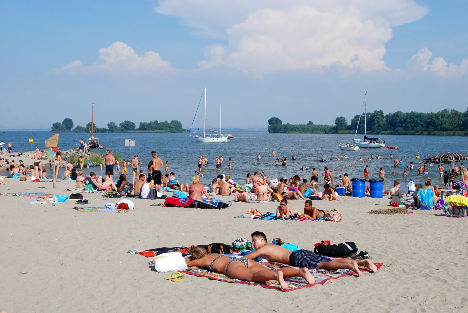 Foto van Blijburg Strand met hoog niveau van netheid