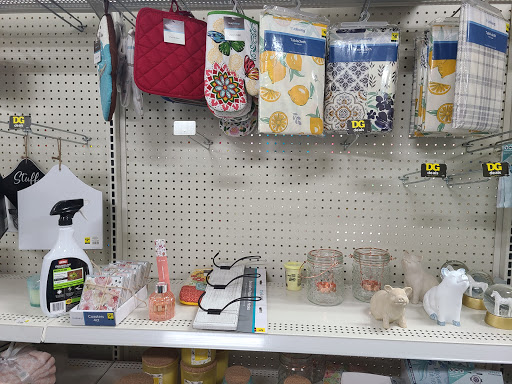Home Goods Store «Dollar General», reviews and photos, 1854 S Maple Ave, Fairborn, OH 45324, USA