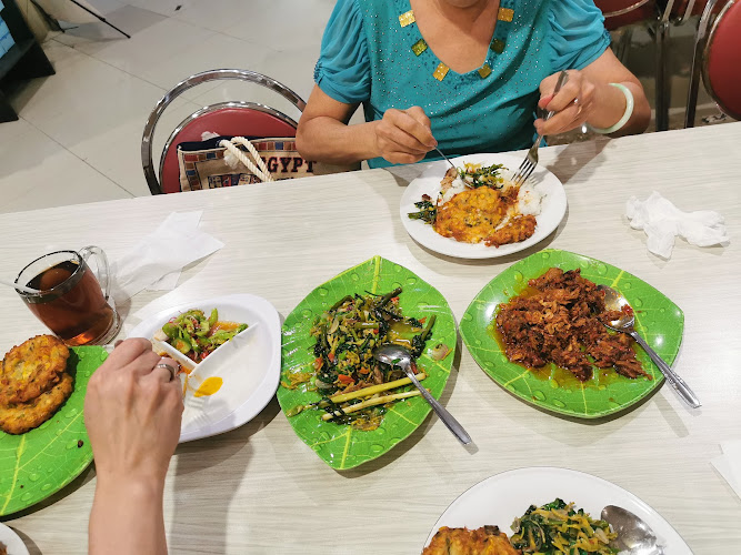 Restoran Ikan di Kota Jakarta Pusat: Menikmati Kelezatan Ikan Segar di Restoran Ikan Tude Manado dan jumlah tempat lainnya