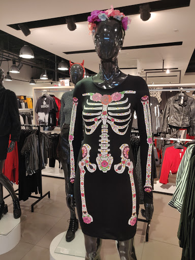 Clothing Store «H&M», reviews and photos, 2655 Richmond Ave, Staten Island, NY 10314, USA