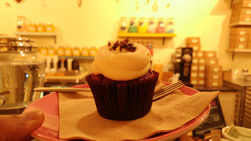 Bakery «Cream & Flutter», reviews and photos, 114 N Walnut St, Champaign, IL 61820, USA