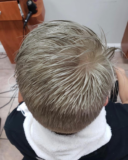 Beauty Salon «Juanitas Hair Salon Alpharetta», reviews and photos, 4150 Old Milton Pkwy # 117, Alpharetta, GA 30005, USA