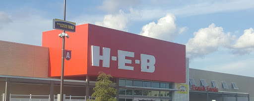 Grocery Store «H-E-B Grocery», reviews and photos, 3590 College St, Beaumont, TX 77701, USA