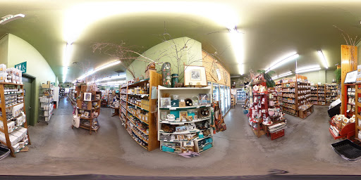 Grocery Store «Bear Foods Natural Market», reviews and photos, 125 E Woodin Ave, Chelan, WA 98816, USA
