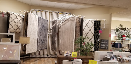 Department Store «T.J. Maxx & HomeGoods», reviews and photos, 111 Taunton St, Plainville, MA 02762, USA