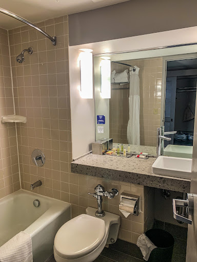 Hotel «DoubleTree By Hilton - Bloomington Minneapolis South», reviews and photos, 7800 Normandale Blvd, Minneapolis, MN 55439, USA