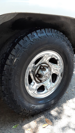 Tire Shop «Discount Tire Store - Leon Valley, TX», reviews and photos, 6221 Bandera Rd, Leon Valley, TX 78238, USA