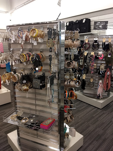 Department Store «Nordstrom Rack Tempe Marketplace», reviews and photos, 1900 E Rio Salado Pkwy, Tempe, AZ 85281, USA