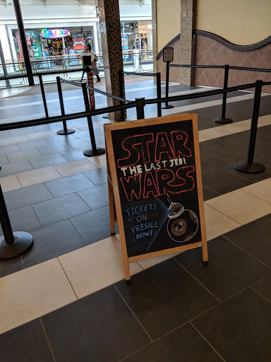 Movie Theater «Regal Cinemas Dulles Town Center 10», reviews and photos, 21100 Dulles Town Cir #203, Sterling, VA 20166, USA