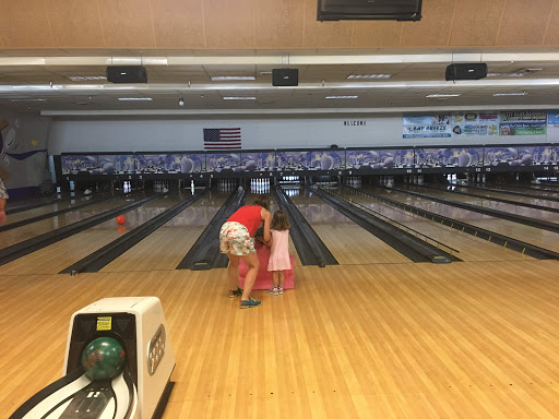 Bowling Alley «Obx Bowling», reviews and photos, 200 W Satterfield Landing Rd, Kill Devil Hills, NC 27948, USA