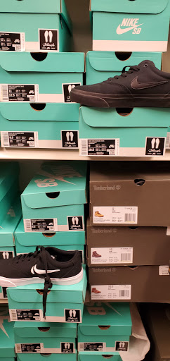 Shoe Store «Shoe Carnival», reviews and photos, 7111 W Alameda Ave, Lakewood, CO 80226, USA