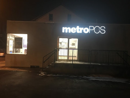 Cell Phone Store «MetroPCS Authorized Dealer», reviews and photos, 701 Lancaster Ave, Reading, PA 19607, USA