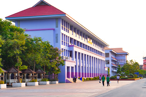 Ratwinit Bangkaeo School