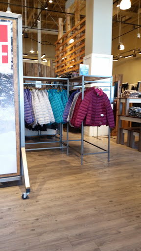 Clothing Store «L.L. Bean», reviews and photos, 8525 Park Meadows Center Dr, Lone Tree, CO 80124, USA