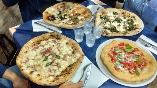 Pizzeria Del Popolo in Napoli, Città Metropolitana di Napoli