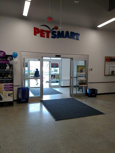 Pet Supply Store «PetSmart», reviews and photos, 2 Bourne Bridge Approach #2, Bourne, MA 02532, USA