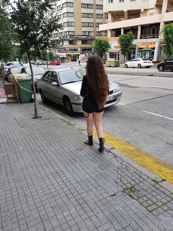 Autoservicios Ahorro Familia