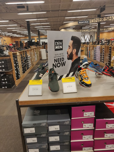 Shoe Store «DSW Designer Shoe Warehouse», reviews and photos, 2485 Richmond Ave, Staten Island, NY 10314, USA