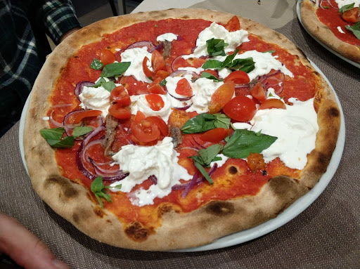 Ristorante e Pizzeria LOra | Riva del Garda in Riva del Garda, Provincia Autonoma di Trento