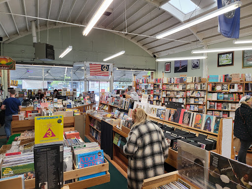 Book Store «Walden Pond Bookstore», reviews and photos, 3316 Grand Ave, Oakland, CA 94610, USA
